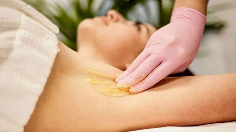 Tẩy lông nách bằng phương pháp wax