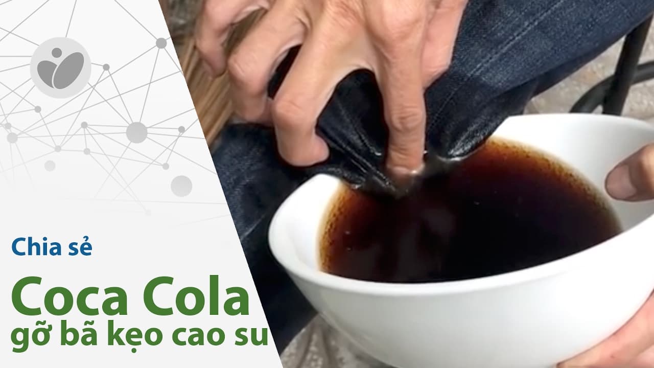 Cách tẩy kẹo cao su dính vào quần áo bằng nước Coca