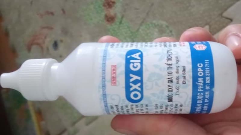 Cách tẩy mực bút bi với oxy già