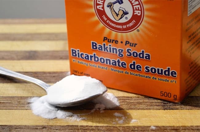 Mẹo tẩy vết mực trên áo với Baking Soda