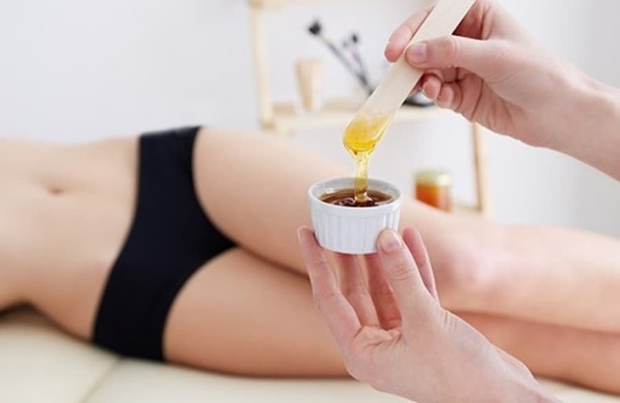 Dùng Gel Waxing để tẩy lông bikini